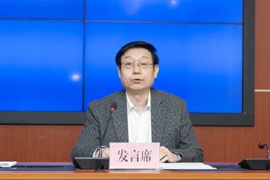 集團黨委副書記、總經理唐宏軍在主會場參加會議并作交流發言-上傳.jpg